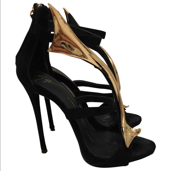 Giuseppe Zanotti Shoes - *SOLD* 💯Auth Giuseppe Zanotti Alien Suede Sandals